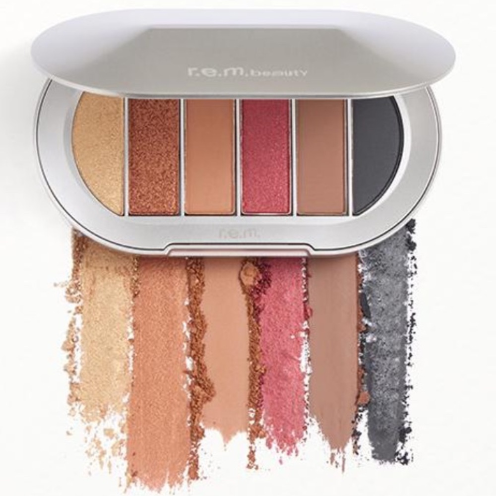 R.E.M BEAUTY Midnight Eyeshadow Palette In Principessa